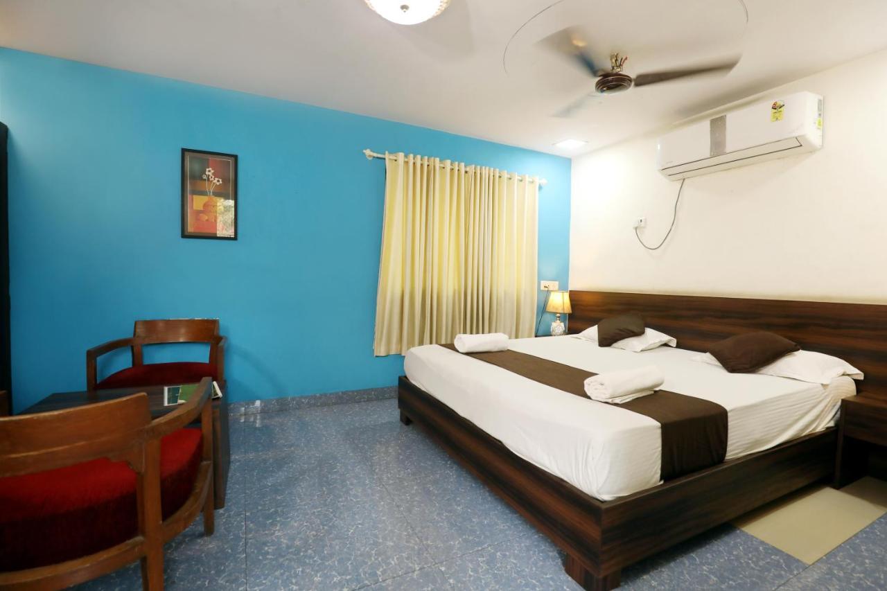 Pali Village Hotel 2*